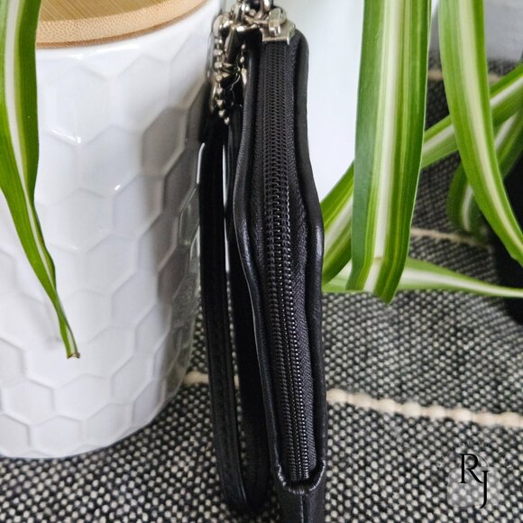 Coach Legacy Cellphone Wristlet – Black Leather - Picture 6 of 12